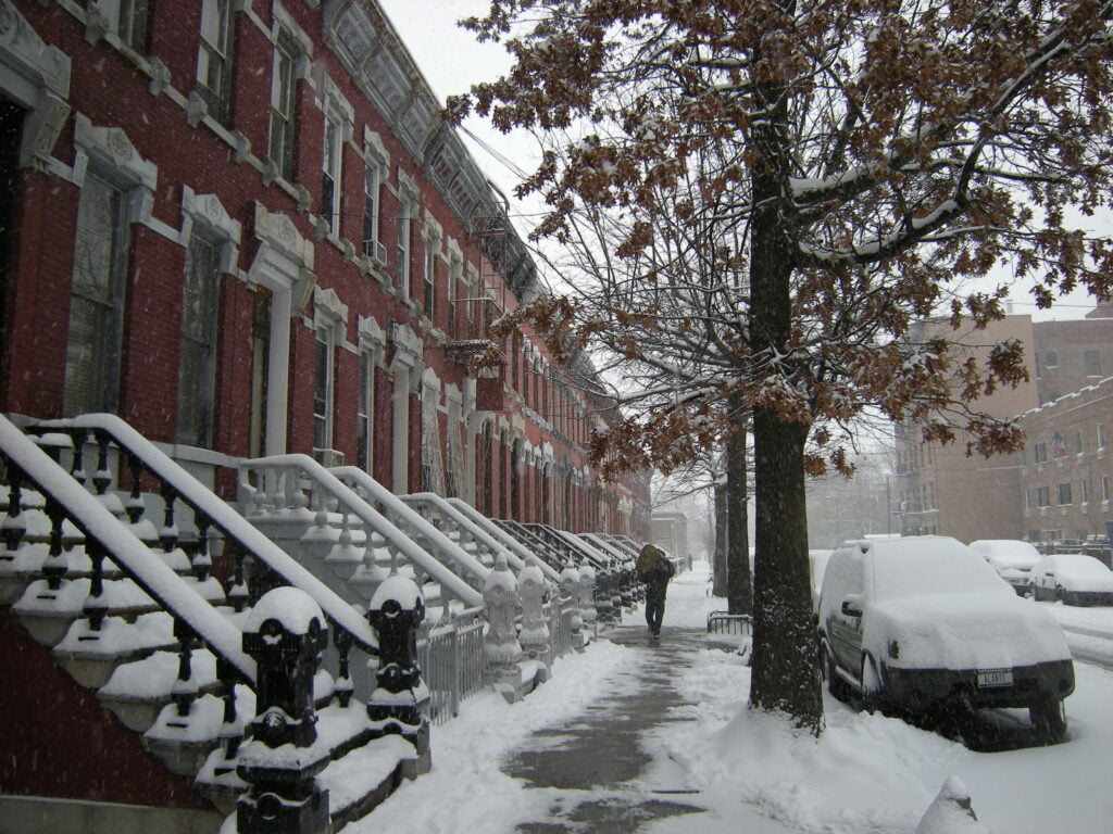South Bronx y Mott Haven: Un Vistazo a dos Vecindarios Emblemáticos de Nueva York