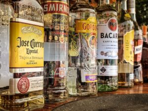 Entre Cócteles y Misterios: Descubre "Employees Only", el emblemático Speakeasy de NYC