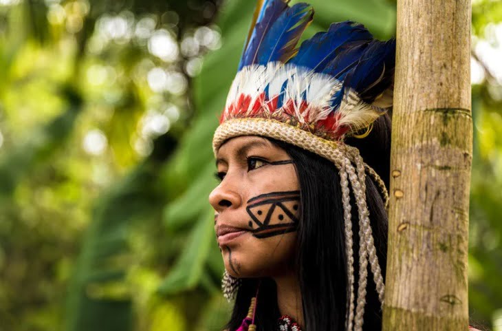 Microcosmos de Tradición: Las Microcomunidades de Nueva York y la Preservación de sus Culturas