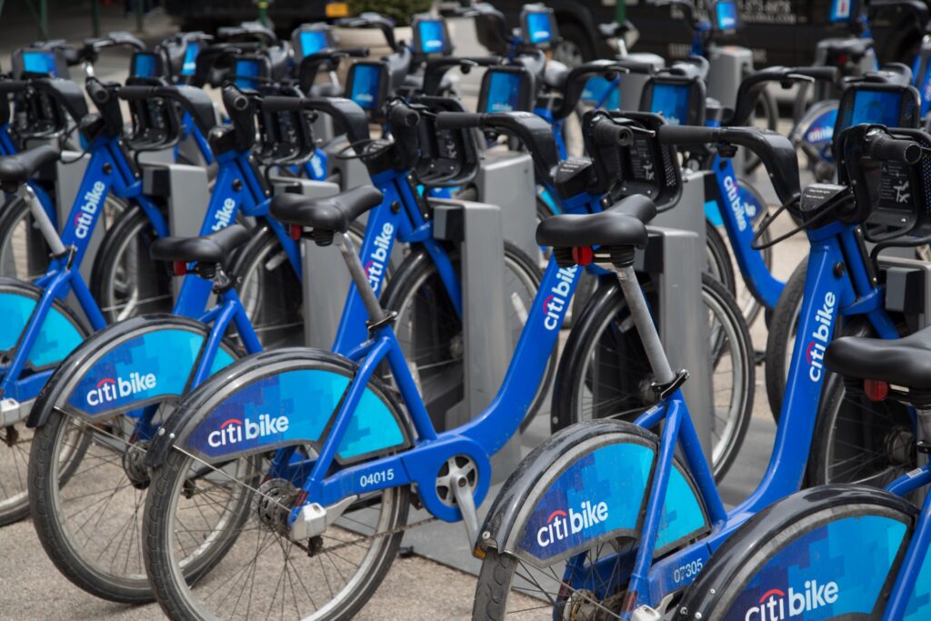La Ciudad en Bicicleta: Explora rutas de ciclismo en la ciudad y comparte consejos para ciclistas