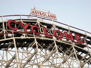 Luna Park de Coney Island: un viaje al pasado con diversión asegurada