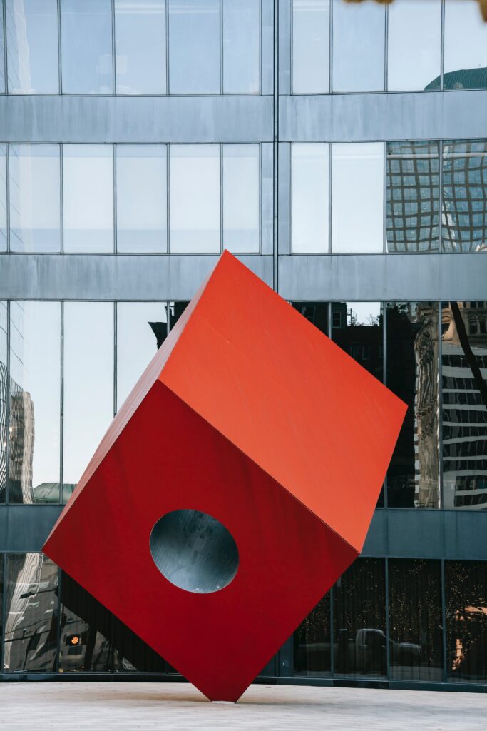 El cubo rojo. The Red Cube.