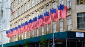 Saks Fifth Avenue: Lujo en la Quinta Avenida