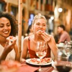 Saboreando la Gran Manzana: Una Guía Gastronómica para el Turista Aventurero