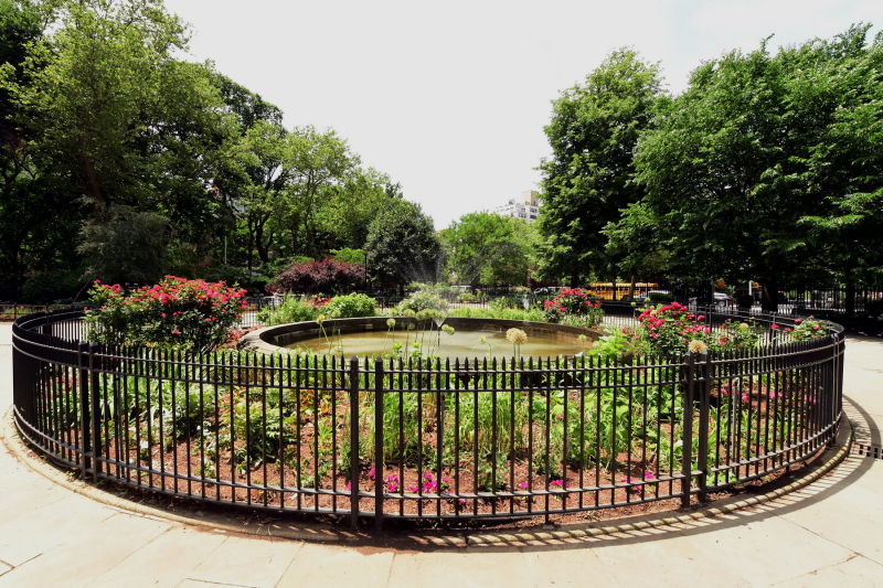 Mundos Simétricos: Stuyvesant Square